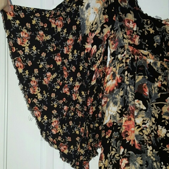 SOLD !People Rare Boho Floral Bell Sleeve Dress - Picture 8 of 12